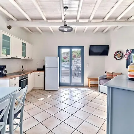 Holiday home Iris House Isterni (Paros)