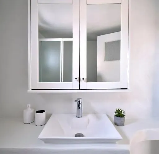 Iris House Tatil Evi